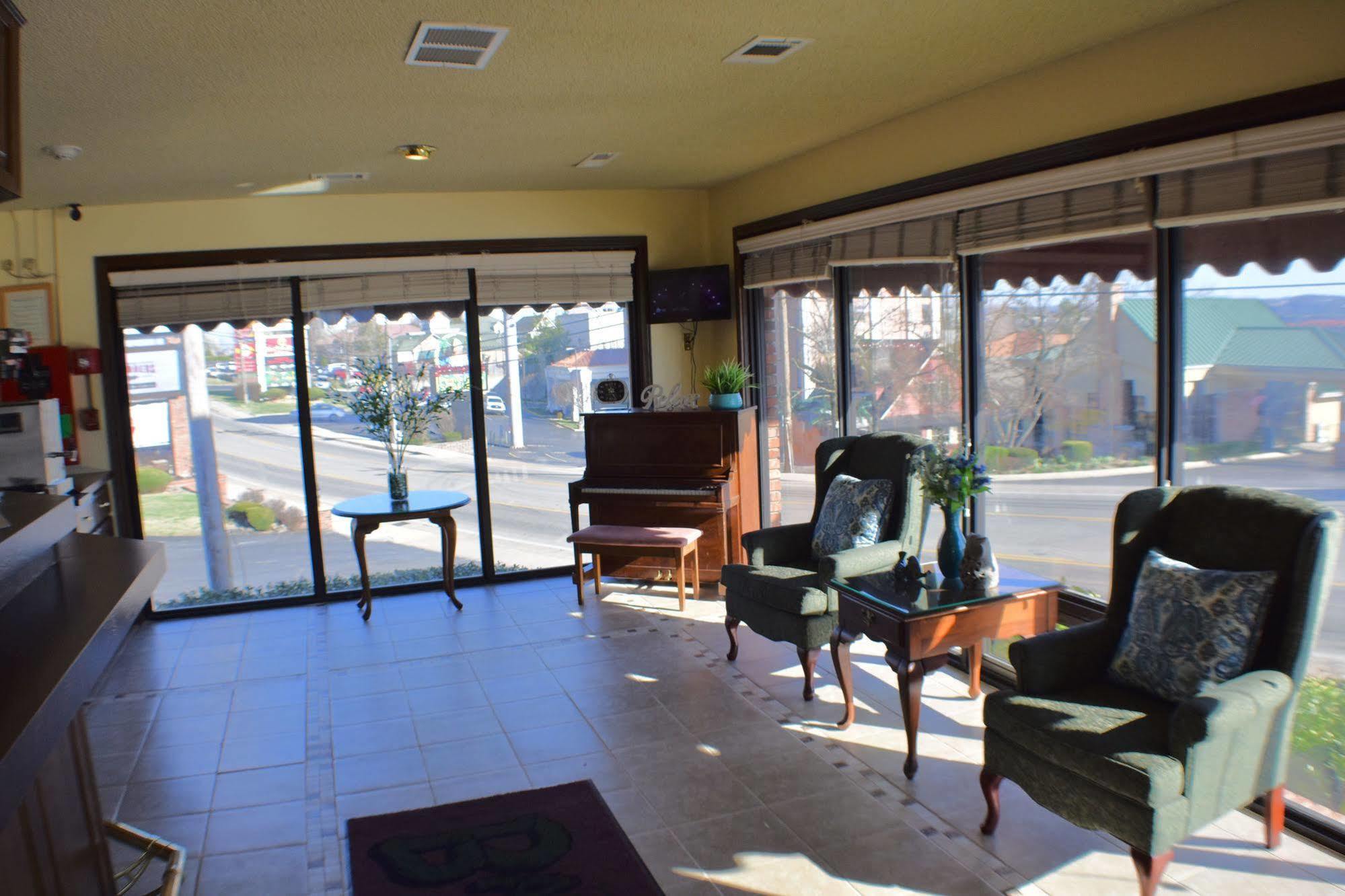 برانسون Baldknobbers Motor Inn المظهر الخارجي الصورة